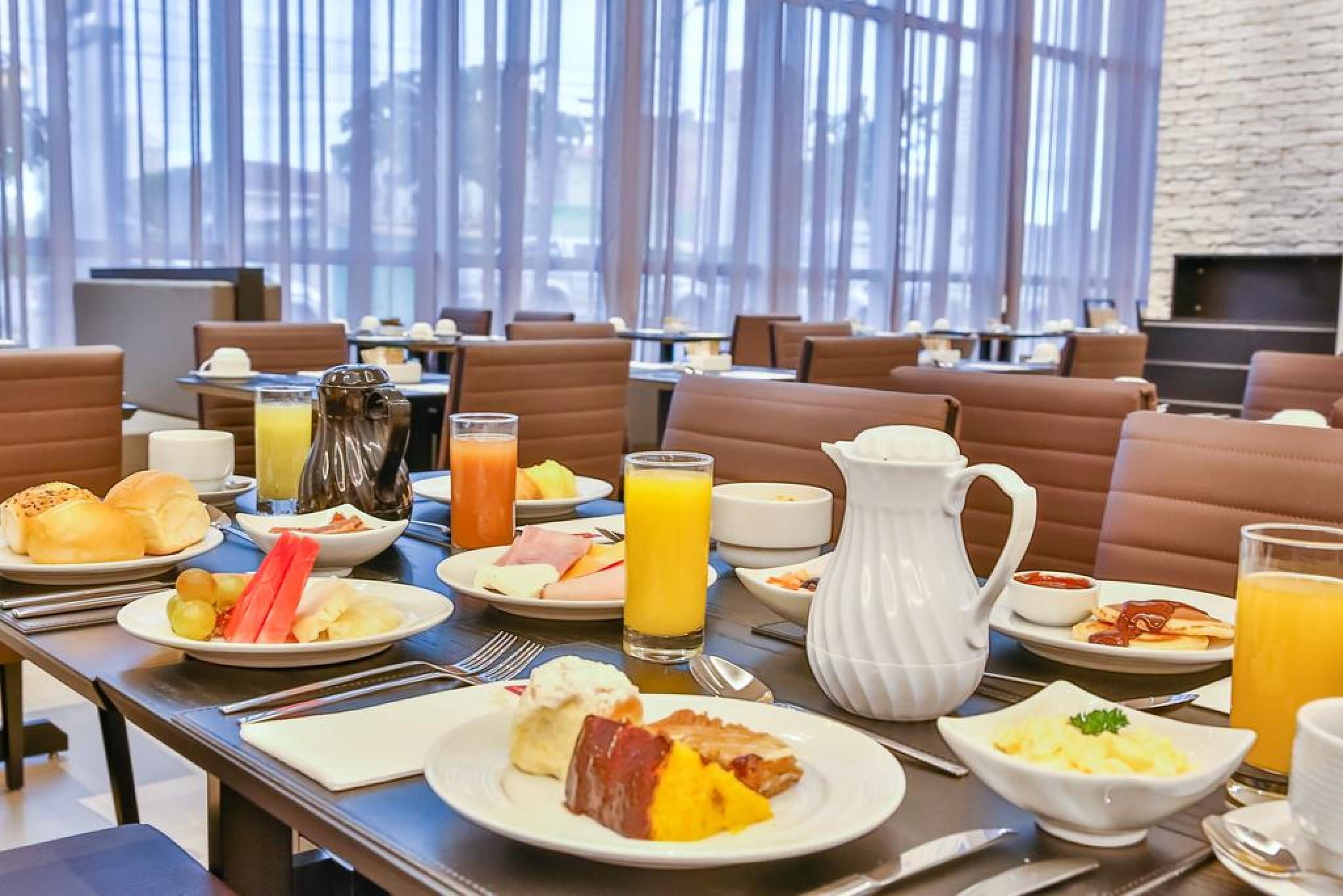 Transamerica Collection גויאניה מראה חיצוני תמונה A breakfast buffet