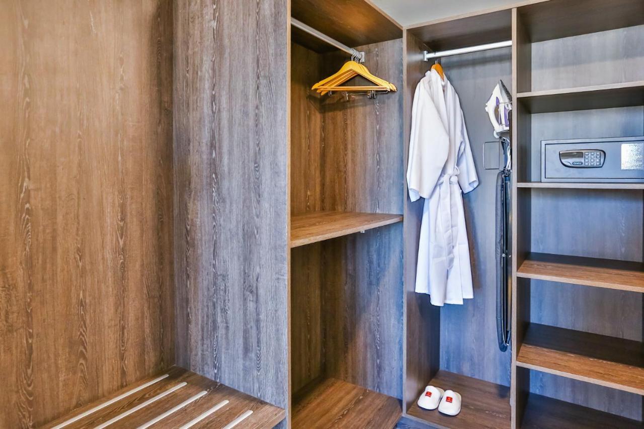 Transamerica Collection גויאניה מראה חיצוני תמונה A wardrobe