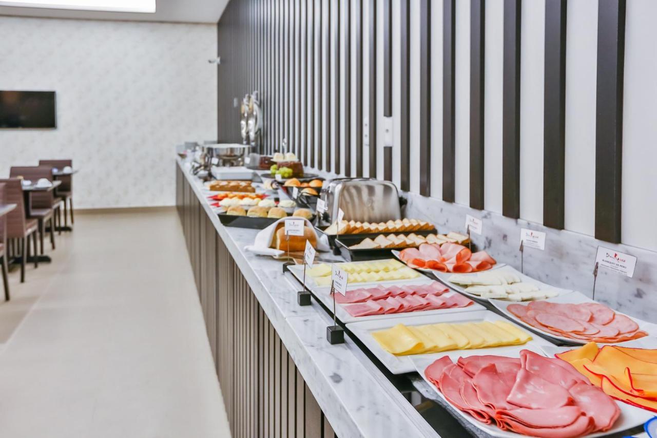 Transamerica Collection גויאניה מראה חיצוני תמונה A buffet at a hotel