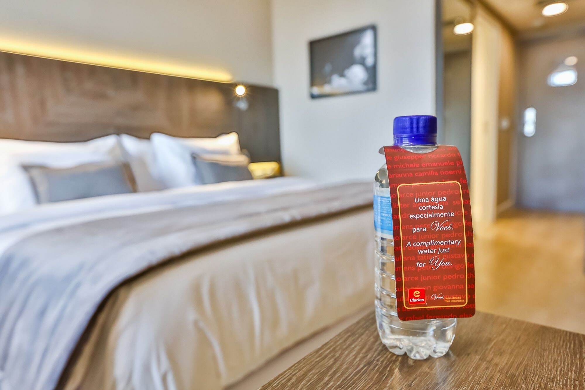 Transamerica Collection גויאניה מראה חיצוני תמונה A bottle of water in a hotel room
